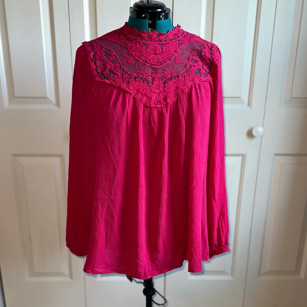 NWT Torrid Plus Size Top - Long Sleeve Crinkle Gauze with Crochet Detail